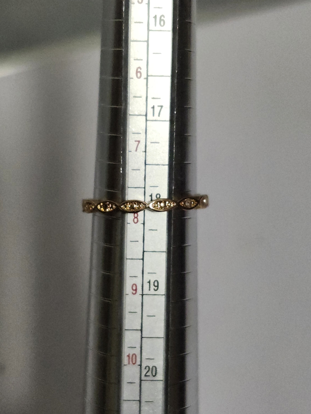 Gold-Tone Marquise-Pattern Crystal Band Costume Ring Size 7.5